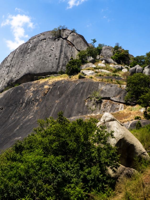 Massive granite rock formations of Abanijorin Hills